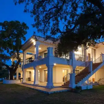 Majestic 5-bedroom detached villa with panoramic views in La Mairena, Marbella Picture 21
