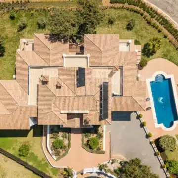 Majestic 5-bedroom detached villa with panoramic views in La Mairena, Marbella Picture 10