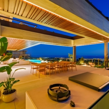 The Sky Marbella – 5-bedroom beautiful villa with breathtaking sea views in La Alborada, Benahavis Picture 4