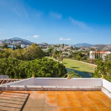 Frontline golf 4-bedroom townhouse in gated complex of La Quinta, Benahavís Picture 36