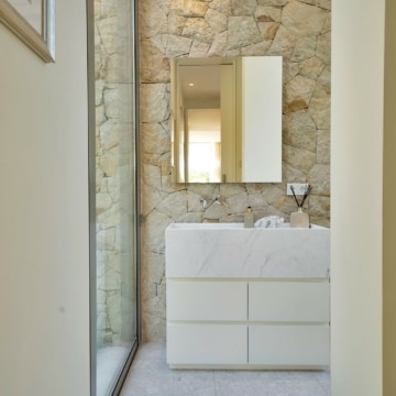 Captivating villa offering stunning golf views in a prestigious community of Atalaya, Benahavis Picture 45