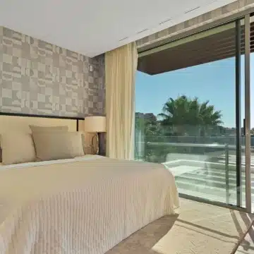 Captivating villa offering stunning golf views in a prestigious community of Atalaya, Benahavis Picture 10
