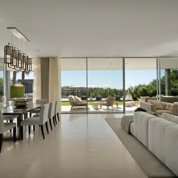 Captivating villa offering stunning golf views in a prestigious community of Atalaya, Benahavis Picture 30