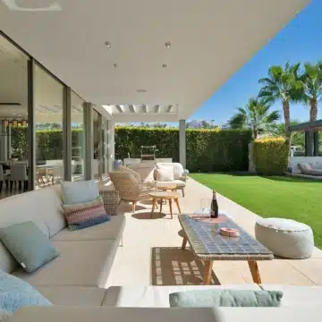 Captivating villa offering stunning golf views in a prestigious community of Atalaya, Benahavis Picture 12