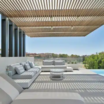 Captivating villa offering stunning golf views in a prestigious community of Atalaya, Benahavis Picture 40