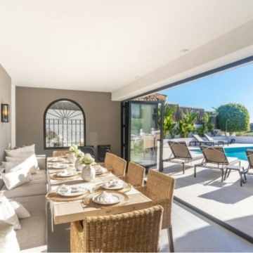 Detached 5-bedroom villa offering mesmerizing panoramic sea views in El Paraiso, Benahavis Picture 0