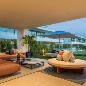 Stunning villa nestled within the prestigious Vilas 12 complex of Marbella Golden Mile, Marbella Picture 18