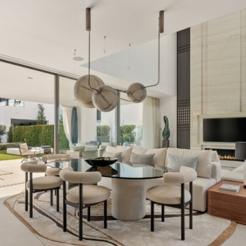 Remarkable 4-bedroom villa within the prestigious Vilas 12 complex of Marbella Golden Mile, Marbella Picture 3