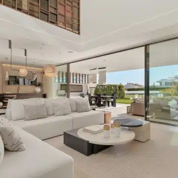 Remarkable 4-bedroom villa within the prestigious Vilas 12 complex of Marbella Golden Mile, Marbella Picture 26
