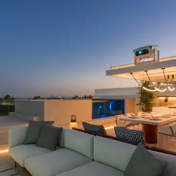 Stunning villa nestled within the prestigious Vilas 12 complex of Marbella Golden Mile, Marbella Picture 25