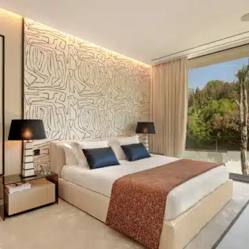 Stunning villa nestled within the prestigious Vilas 12 complex of Marbella Golden Mile, Marbella Picture 26