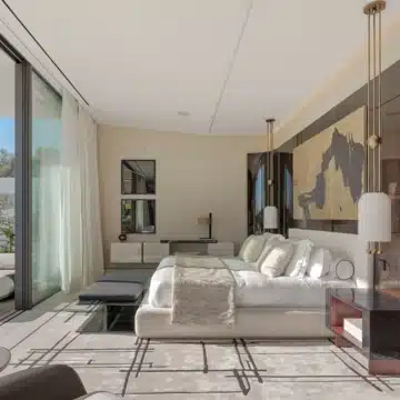 Remarkable 4-bedroom villa within the prestigious Vilas 12 complex of Marbella Golden Mile, Marbella Picture 12