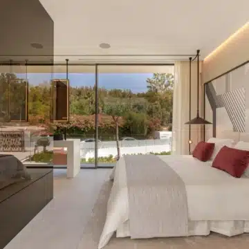 Stunning villa nestled within the prestigious Vilas 12 complex of Marbella Golden Mile, Marbella Picture 29