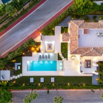 Luxury 6-bedroom villa boasting breathtaking panoramic sea views in the prestigious Sierra Blanca, Marbella Golden Mile Picture 33