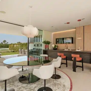 Stunning villa nestled within the prestigious Vilas 12 complex of Marbella Golden Mile, Marbella Picture 37