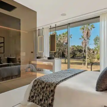 Remarkable 4-bedroom villa within the prestigious Vilas 12 complex of Marbella Golden Mile, Marbella Picture 39