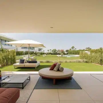 Stunning villa nestled within the prestigious Vilas 12 complex of Marbella Golden Mile, Marbella Picture 42