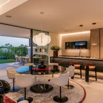 Stunning villa nestled within the prestigious Vilas 12 complex of Marbella Golden Mile, Marbella Picture 47