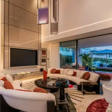 Stunning villa nestled within the prestigious Vilas 12 complex of Marbella Golden Mile, Marbella Picture 51