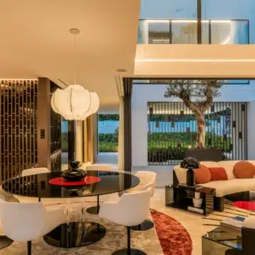 Stunning villa nestled within the prestigious Vilas 12 complex of Marbella Golden Mile, Marbella Picture 53
