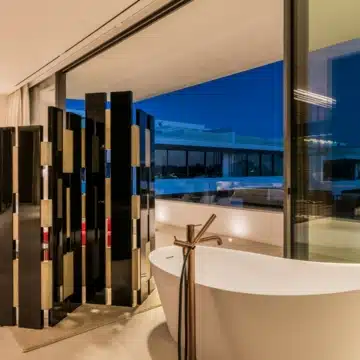 Stunning villa nestled within the prestigious Vilas 12 complex of Marbella Golden Mile, Marbella Picture 55