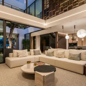 Remarkable 4-bedroom villa within the prestigious Vilas 12 complex of Marbella Golden Mile, Marbella Picture 56