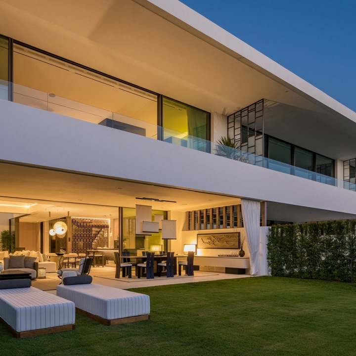 Remarkable 4-bedroom villa within the prestigious Vilas 12 complex of Marbella Golden Mile, Marbella Picture
