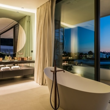 Remarkable 4-bedroom villa within the prestigious Vilas 12 complex of Marbella Golden Mile, Marbella Picture 67