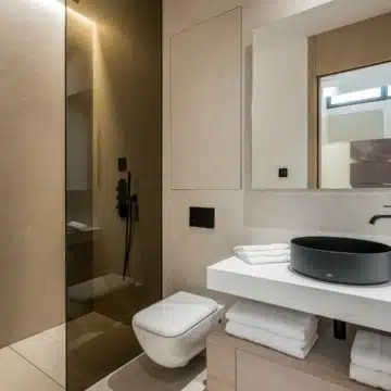 Stunning villa nestled within the prestigious Vilas 12 complex of Marbella Golden Mile, Marbella Picture 13