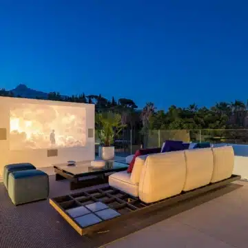 Remarkable 4-bedroom villa within the prestigious Vilas 12 complex of Marbella Golden Mile, Marbella Picture 71