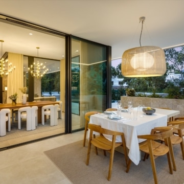 Contemporary 5-bedroom villa with its natural surroundings in La Cerquilla, Nueva Andalucía Picture 3