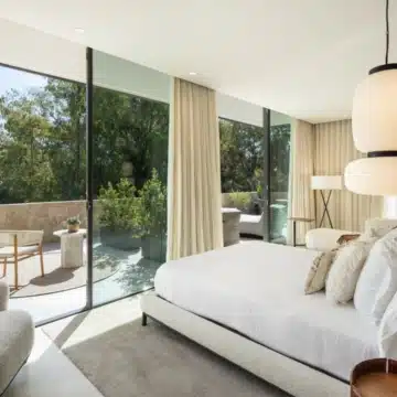 Contemporary 5-bedroom villa with its natural surroundings in La Cerquilla, Nueva Andalucía Picture 16