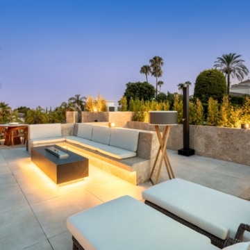 Contemporary 5-bedroom villa with its natural surroundings in La Cerquilla, Nueva Andalucía Picture 25