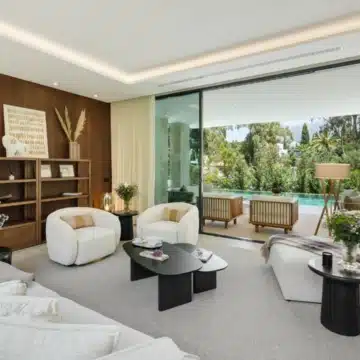 Contemporary 5-bedroom villa with its natural surroundings in La Cerquilla, Nueva Andalucía Picture 7