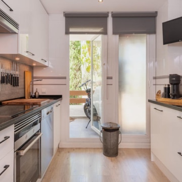 Refurbished 3-bedroom apartment with amazing outdoor space in Selwo Hills, Estepona Picture 19