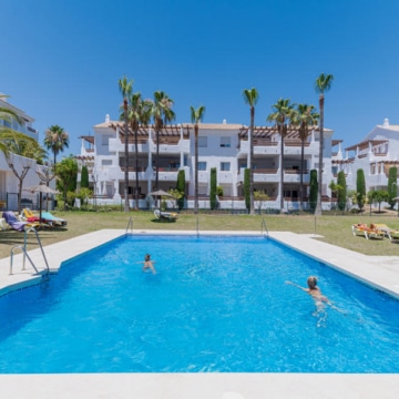Refurbished 3-bedroom apartment with amazing outdoor space in Selwo Hills, Estepona Picture 0