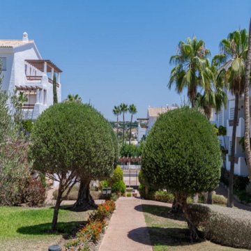 Refurbished 3-bedroom apartment with amazing outdoor space in Selwo Hills, Estepona Picture 27
