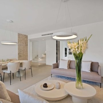 Refurbished exceptional 3-bedroom duplex penthouse on front-line golf in La Quinta, Benahavis Picture 7