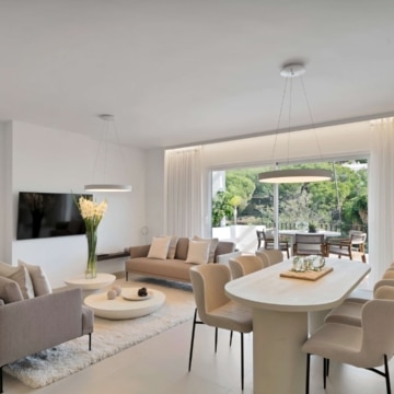 Refurbished exceptional 3-bedroom duplex penthouse on front-line golf in La Quinta, Benahavis Picture 23