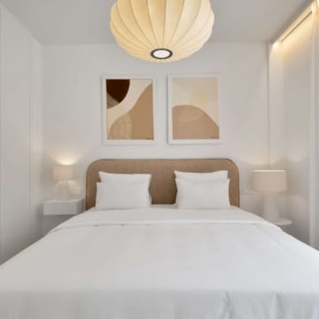 Refurbished exceptional 3-bedroom duplex penthouse on front-line golf in La Quinta, Benahavis Picture 11