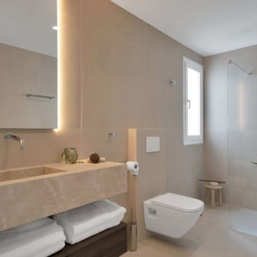 Refurbished exceptional 3-bedroom duplex penthouse on front-line golf in La Quinta, Benahavis Picture 14