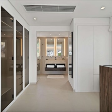 Refurbished exceptional 3-bedroom duplex penthouse on front-line golf in La Quinta, Benahavis Picture 13