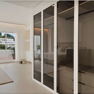 Refurbished exceptional 3-bedroom duplex penthouse on front-line golf in La Quinta, Benahavis Picture 19