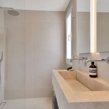 Refurbished exceptional 3-bedroom duplex penthouse on front-line golf in La Quinta, Benahavis Picture 30