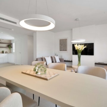 Refurbished exceptional 3-bedroom duplex penthouse on front-line golf in La Quinta, Benahavis Picture 22