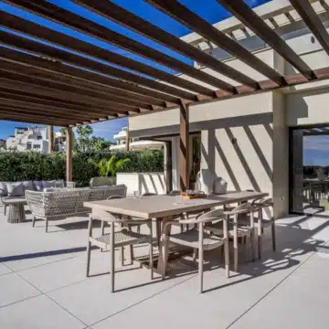 New beachfront villa in the prestigious gated community of Velaya, Estepona Picture 23