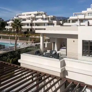 New beachfront villa in the prestigious gated community of Velaya, Estepona Picture 32