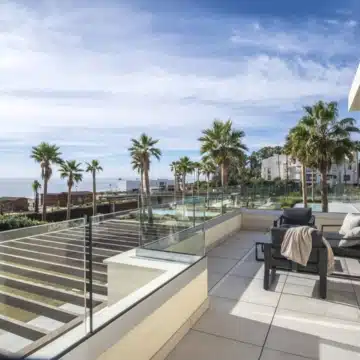 New beachfront villa in the prestigious gated community of Velaya, Estepona Picture 36