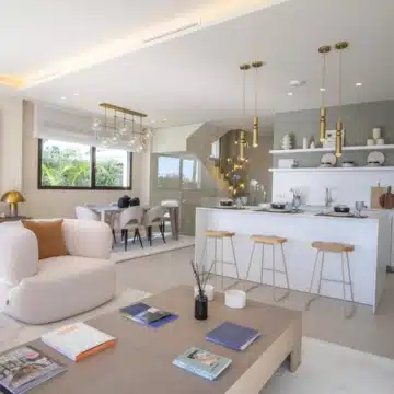 New beachfront villa in the prestigious gated community of Velaya, Estepona Picture 0