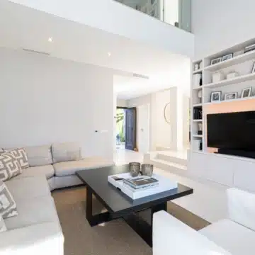 Charming Andalusian style villa in Marbella Country Club, Marbella Picture 6